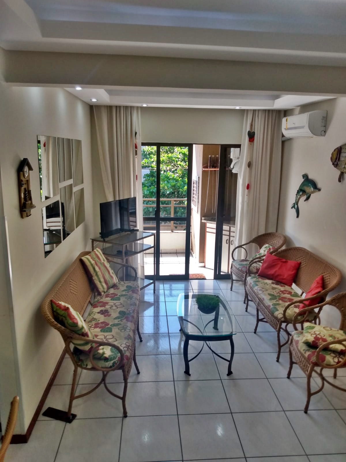 Apartamento na Praia de Bombas – Ref. 002 - Sara Corretora de